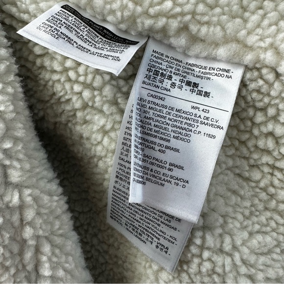 Levi's Denim Men’s Trucker Jacket Sherpa Collared Vintage Look Regular Fit Small - Picture 8 of 12